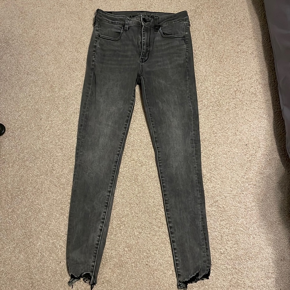 American eagle gray wash skinny jeans. Super stretch